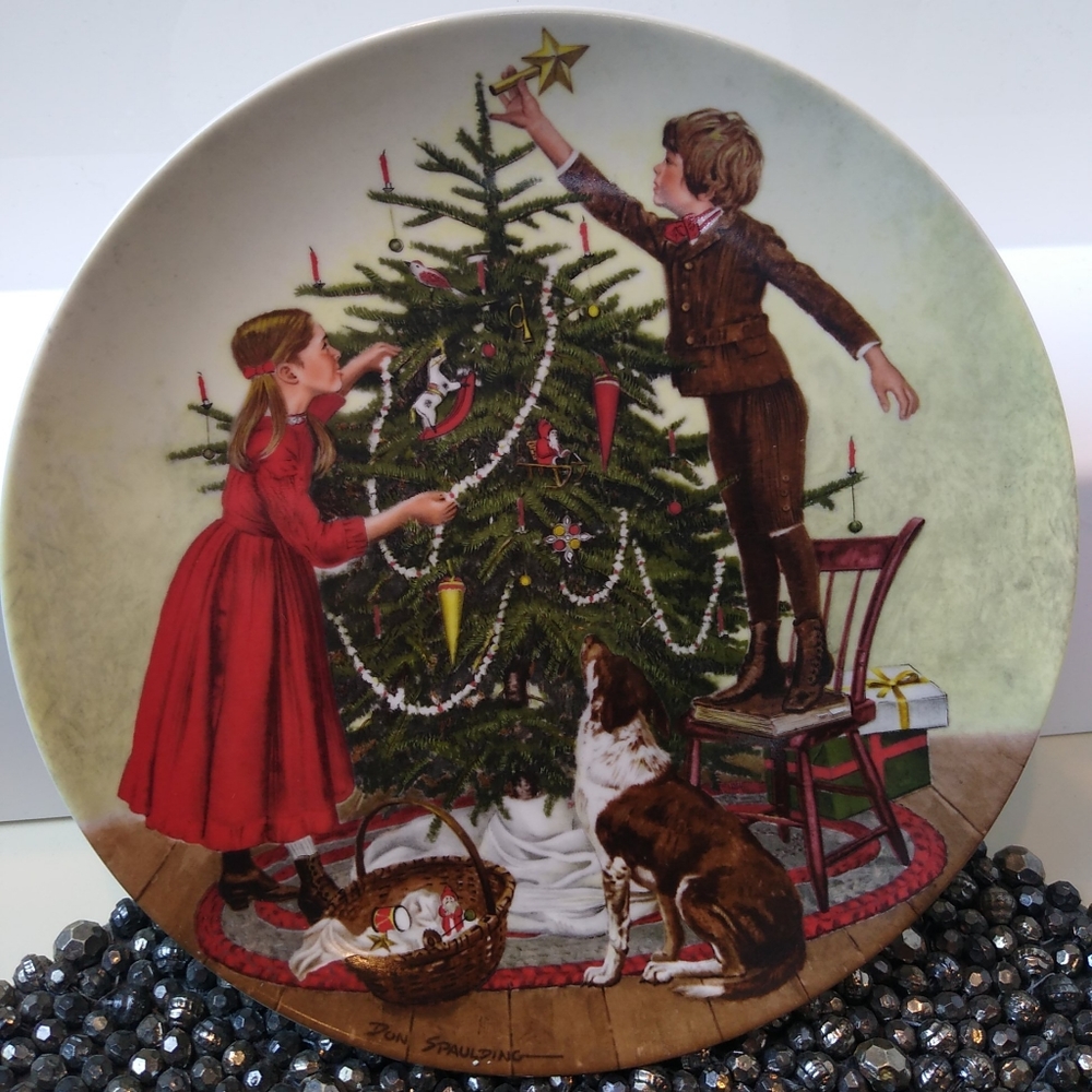 Vintage 1983 Edwin M Knowles Christmas Collector P